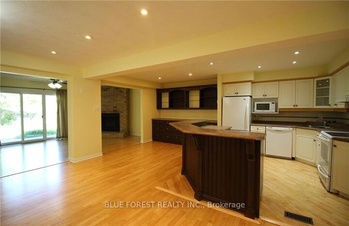 Photo de la propriété:  1678 Attawandaron Road  ON N6G 3M8 