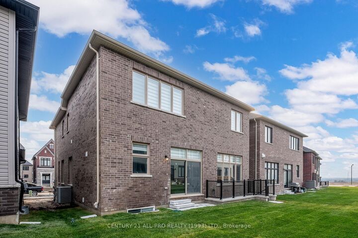 Property Photo: 1040 Suddard Avenue ON L1L 0V5