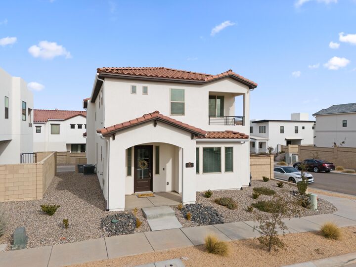 Property Photo: 776 W Scarlet Hill Dr UT 84790