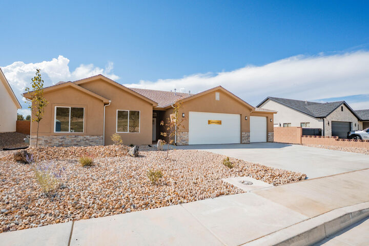 Property Photo:  584 S Foundation Trail Trail  UT 84720 