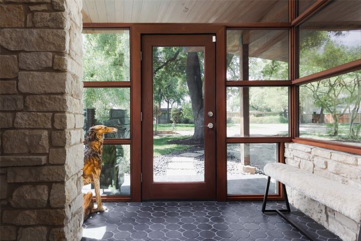 Property Photo:  2401 Jarratt Avenue  TX 78703 