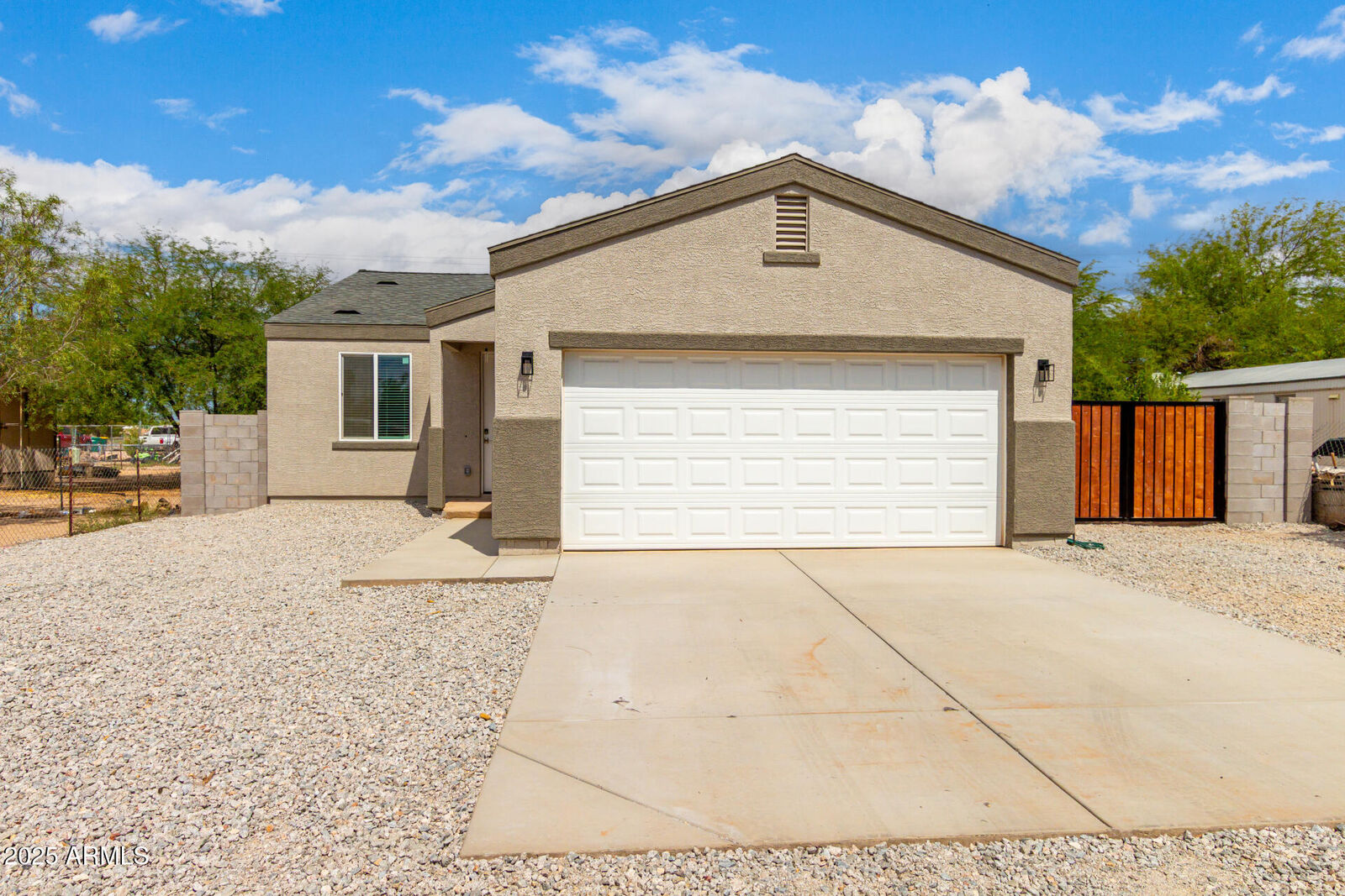 Property Photo: 3210 W Vaquero Drive AZ 85131