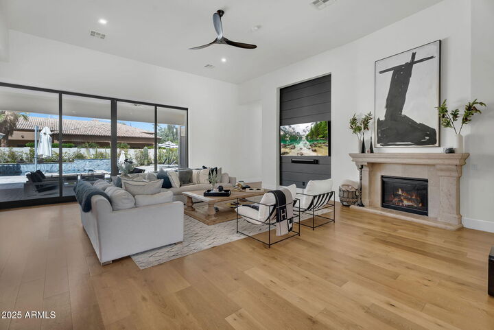 Property Photo: 4348 E Scorpio Place AZ 85249