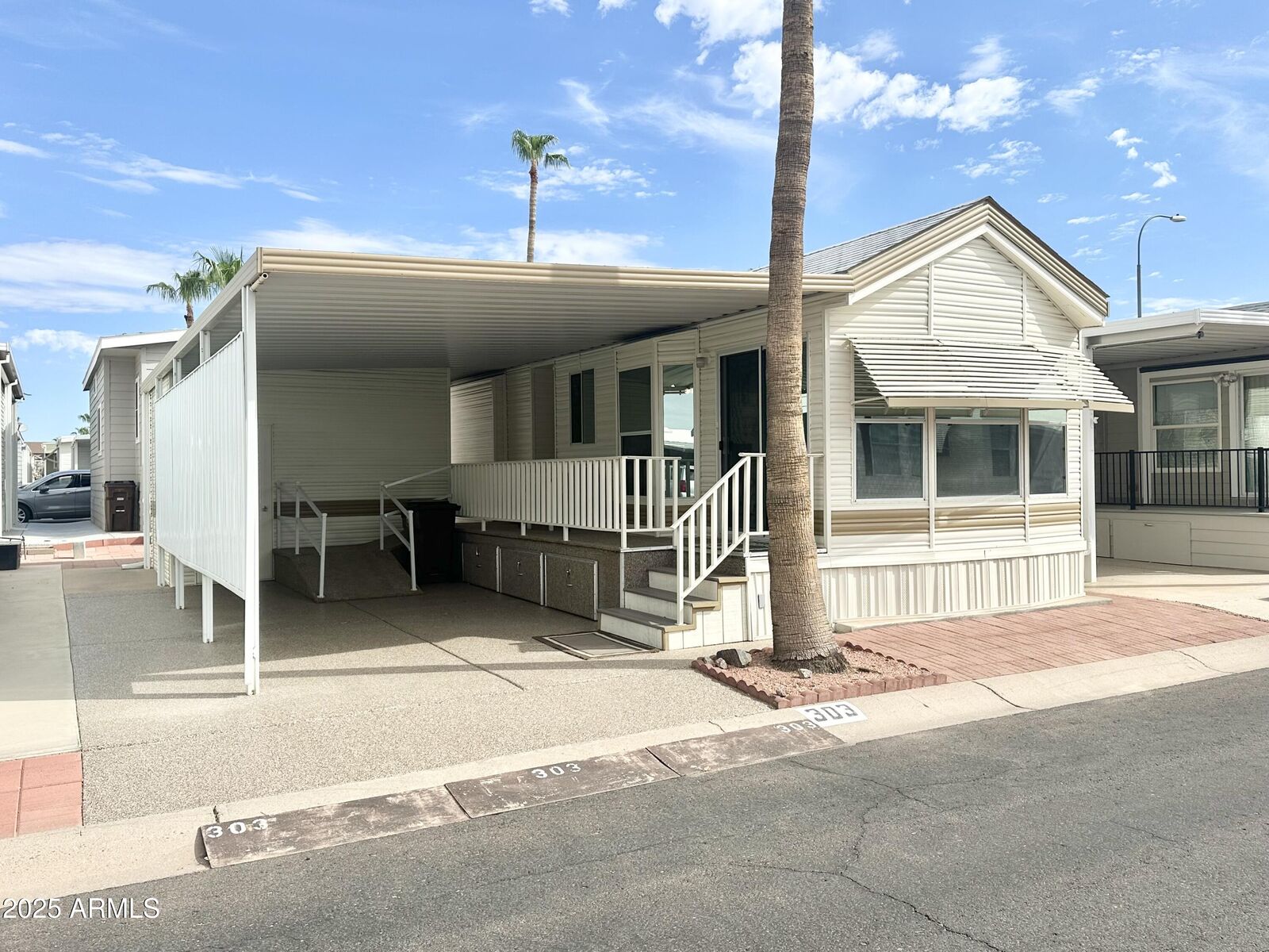 Property Photo:  303 S Diamond Drive  AZ 85119 
