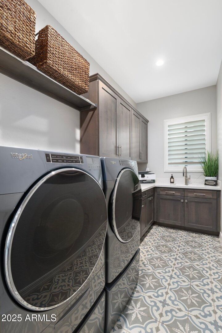 Property Photo:  2656 E Oriole Drive  AZ 85297 