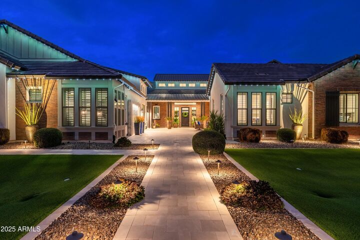 Property Photo:  2656 E Oriole Drive  AZ 85297 