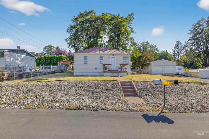Property Photo:  332 Vista Ave.  ID 83501 