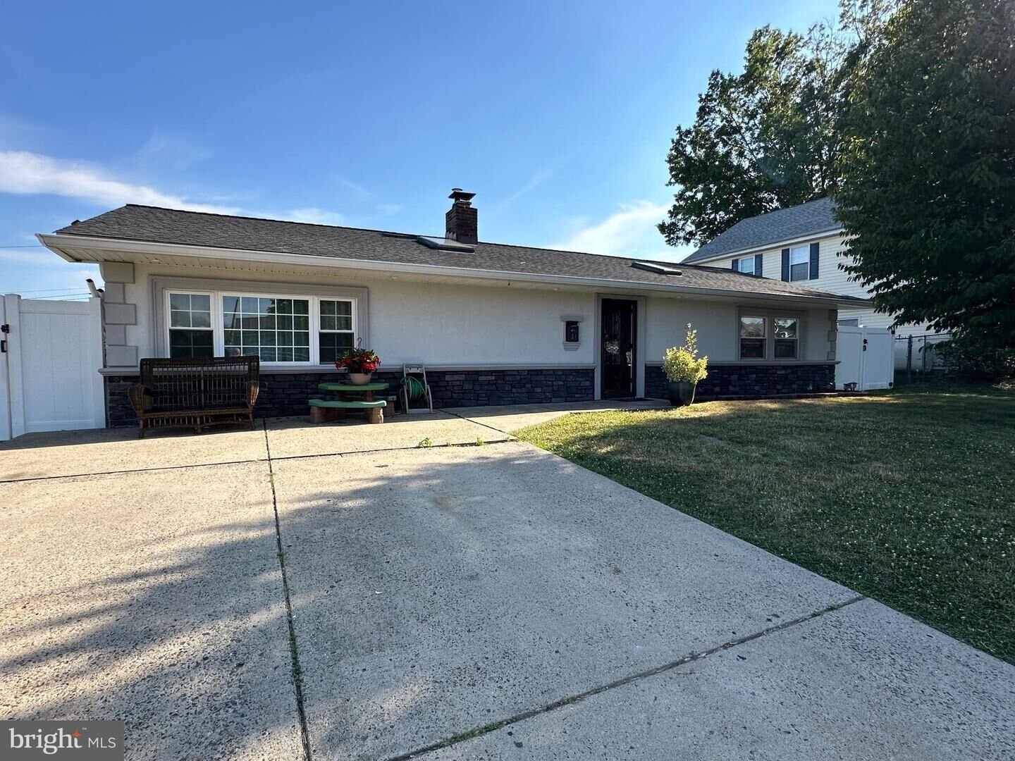 Property Photo: 31 Briaroot Lane PA 19054
