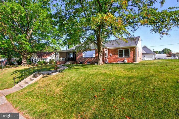 Property Photo:  415 N Main Street  PA 17356