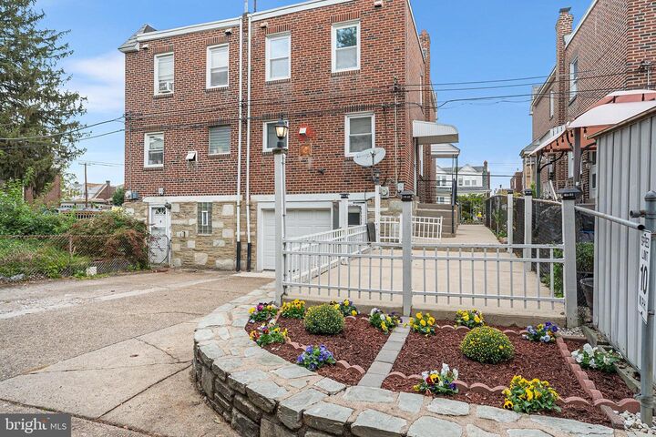 Property Photo: 2302 Rhawn Street PA 19152