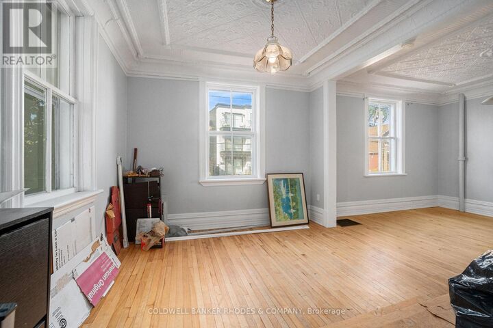 Photo de la propriété: 309 Picton Avenue ON K1Z 6V4