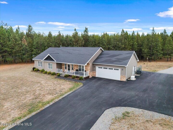 Property Photo:  9537 E Parks Rd  ID 83801 