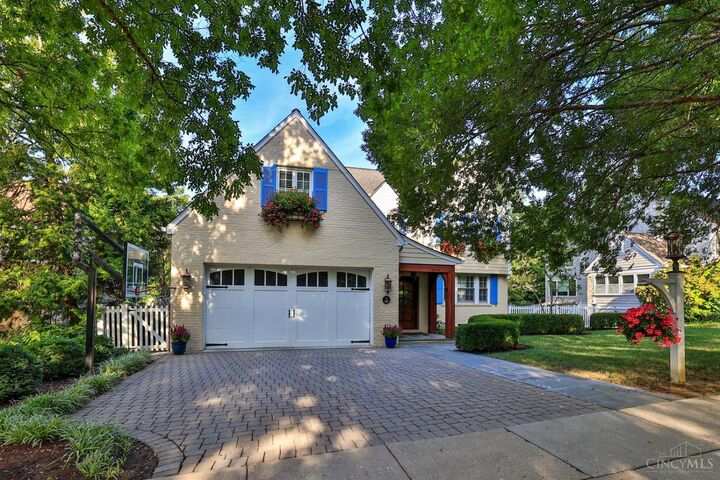Property Photo:  1221 Herschel Woods Lane  OH 45208 