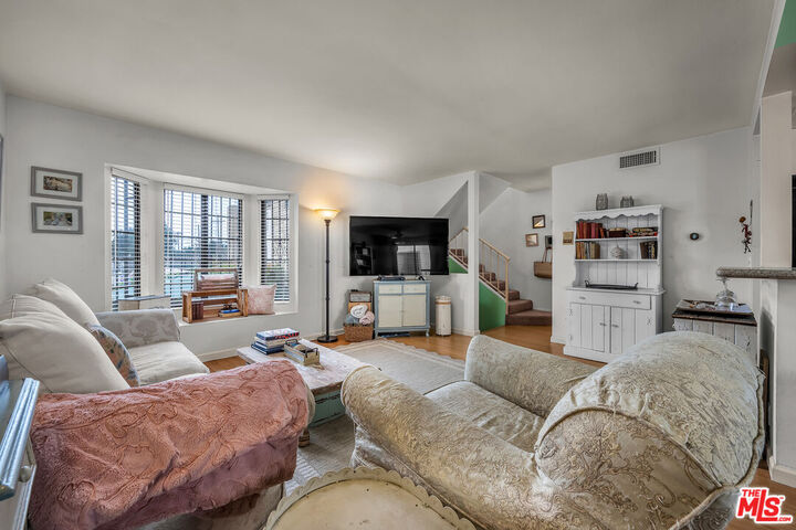 Property Photo: 14715 Saticoy St CA 91405