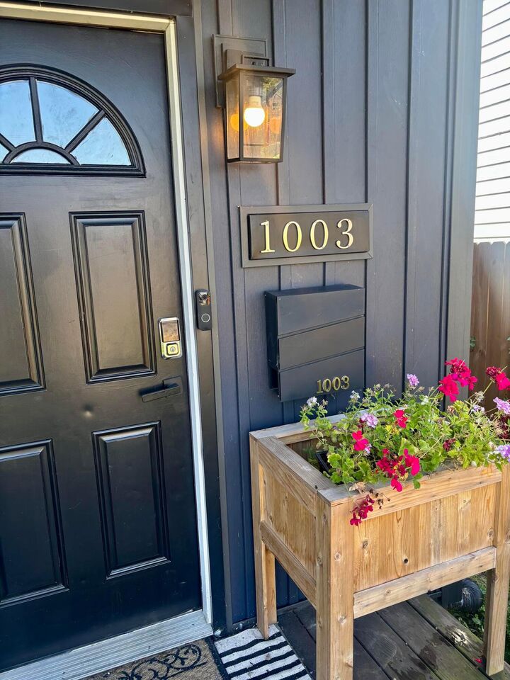 Property Photo: 1003 Lakeview Avenue OH 43160
