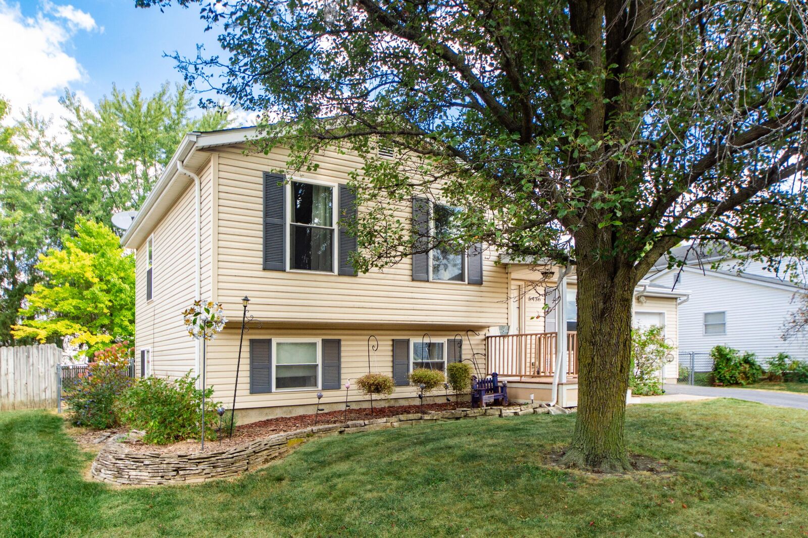 Property Photo:  5436 Westgrove Drive  OH 43228 