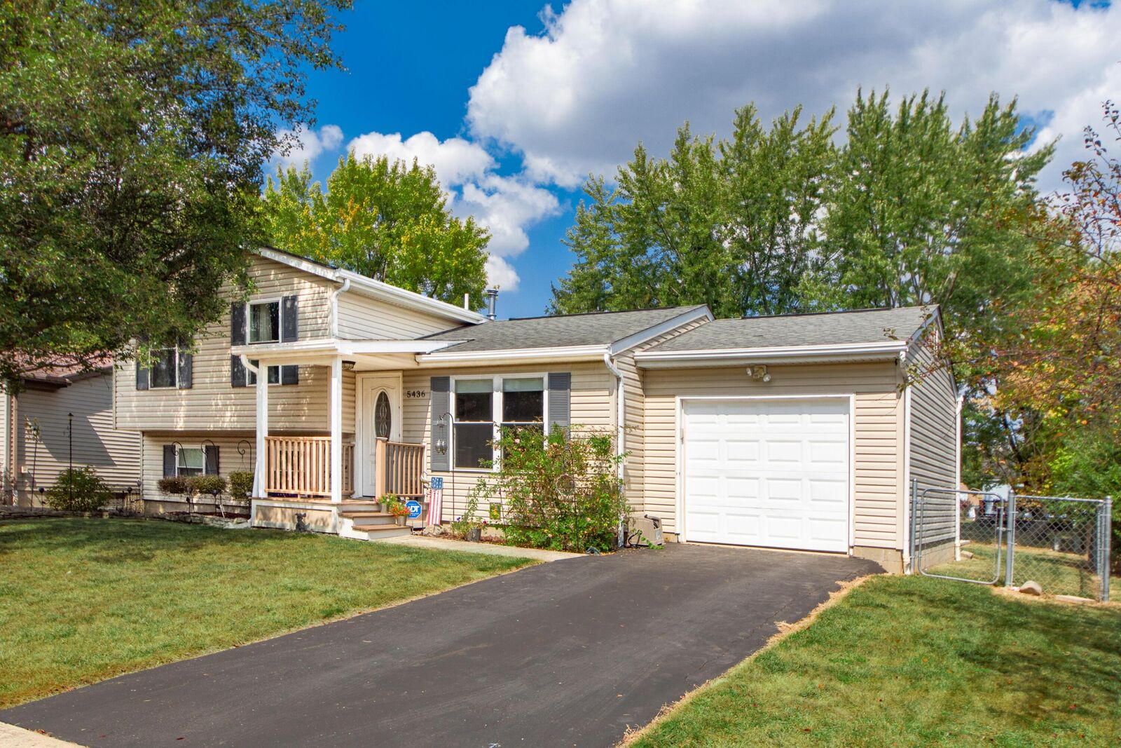 Property Photo:  5436 Westgrove Drive  OH 43228 