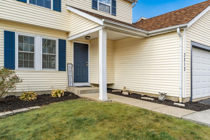 Property Photo:  3212 Southern Hills Drive  OH 43147 