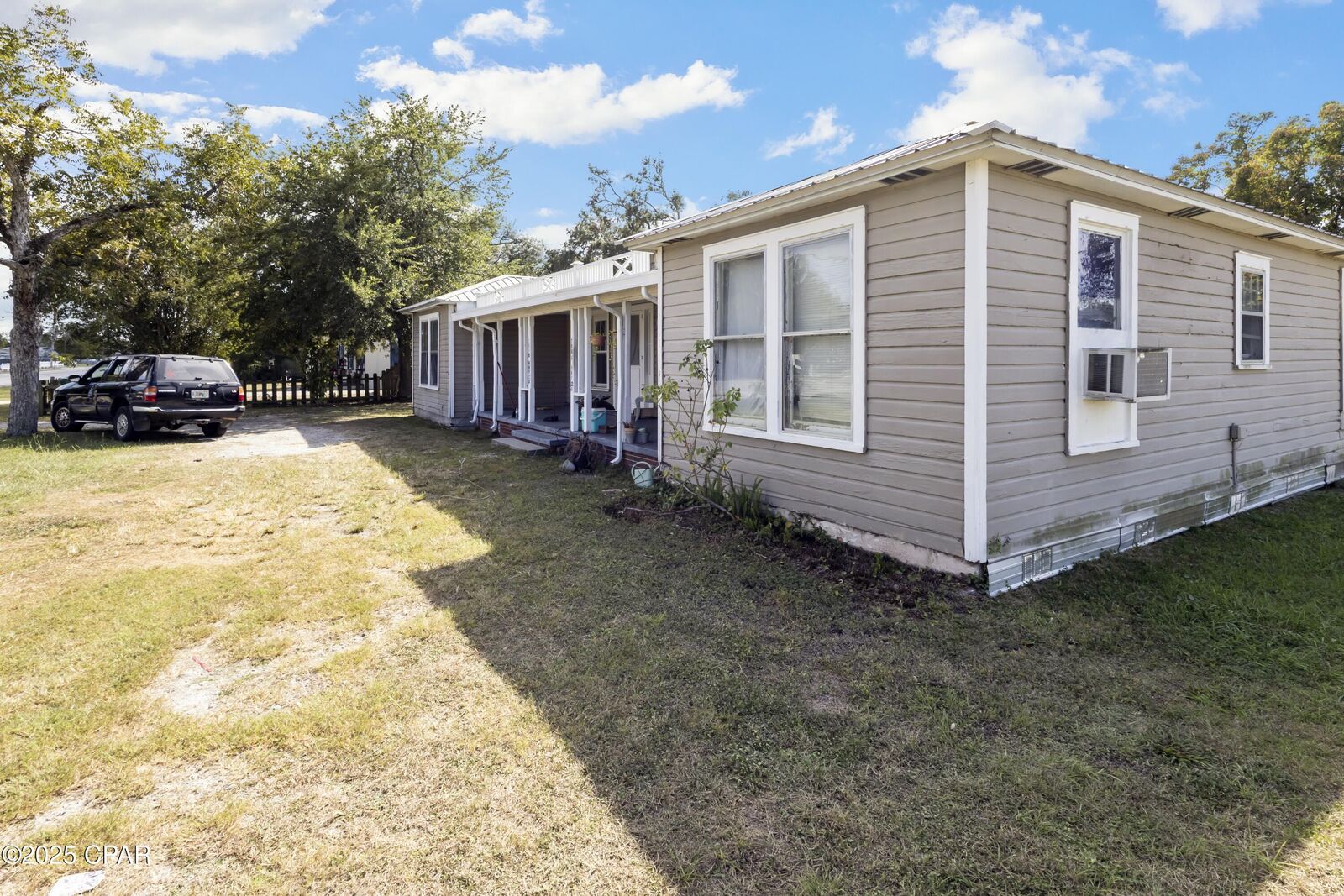 Property Photo: 708 S Hwy 22A A &Amp B FL 32404