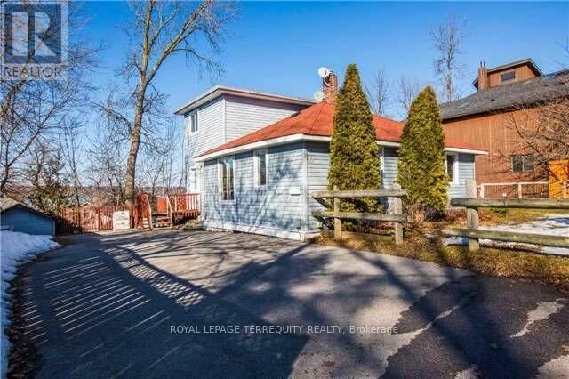 Photo de la propriété: 40 Brennan Avenue ON L4N 3X3