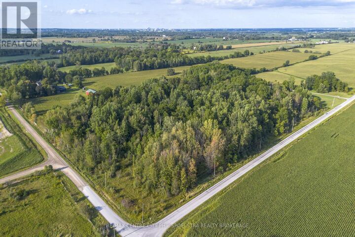 Property Photo:  7496 Decker Drive  ON N6P 1P3 