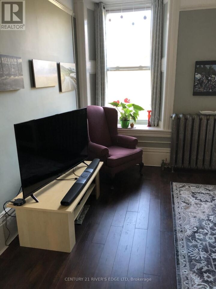 Property Photo:  33 King Street West 1  ON K6V 3P7 