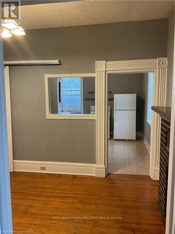 Property Photo:  303 East 19 Street 2  ON L9A 5S6 