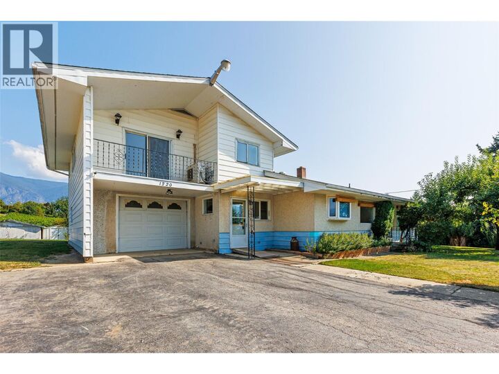 Property Photo: 1220 25th Avenue South BC V0B 1G1
