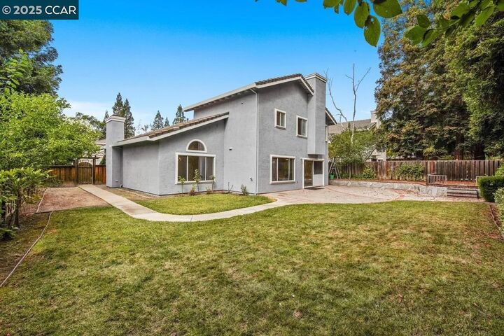 Property Photo:  403 Stoneybrook Ct  CA 94506 