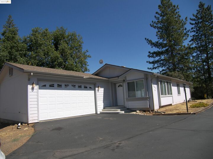 22877 E Parkwood Dr.  Groveland CA 95321 photo