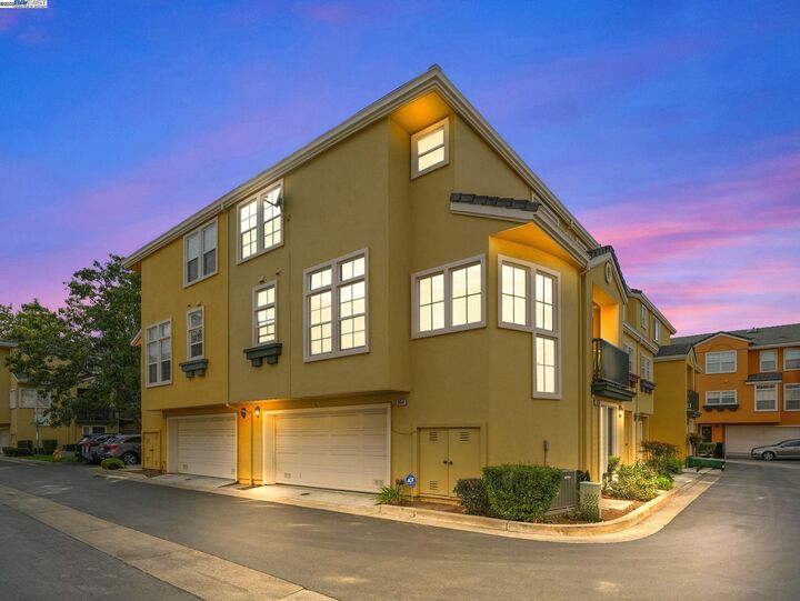 Property Photo:  3454 Dayton Cmn  CA 94538 