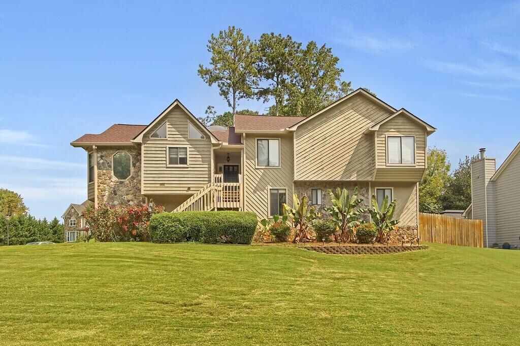 Property Photo: 2067 York River Way GA 30024