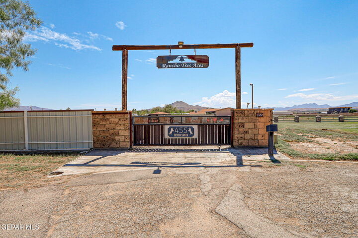 455 Tierra Santa  Sunland Park NM 88063 photo