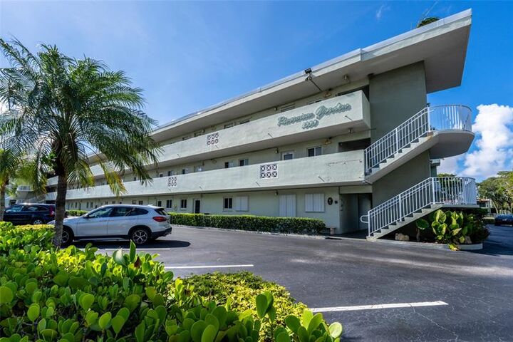 Property Photo:  1000 SE 4th St 311  FL 33301 