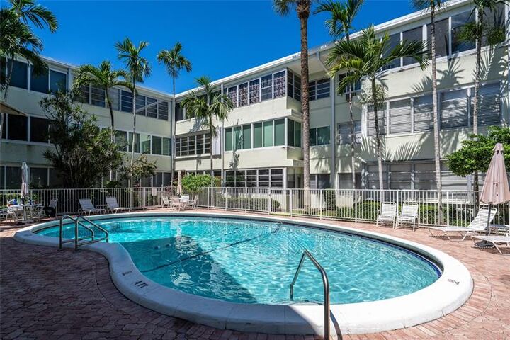 Property Photo:  1000 SE 4th St 311  FL 33301