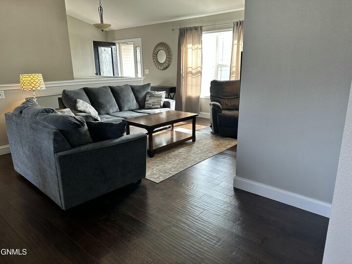 Property Photo:  2418 Prairie Oak Drive  ND 58601 