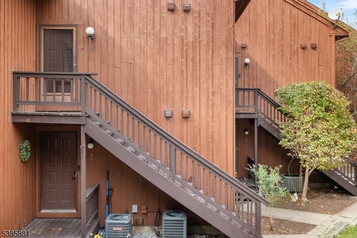Property Photo:  4 Attitash Dr Unit 6  NJ 07462