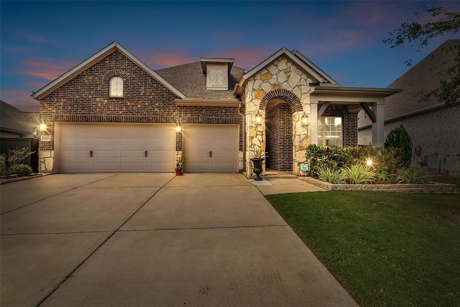 Property Photo:  4811 Snell Way  TX 77583 