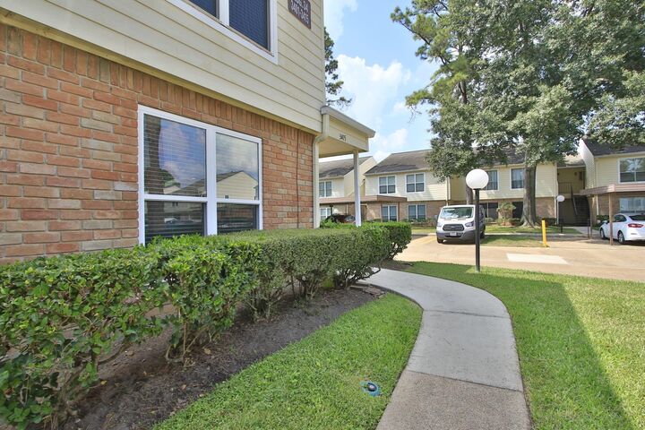 Property Photo: 14555 Wunderlich Drive 3415 TX 77069