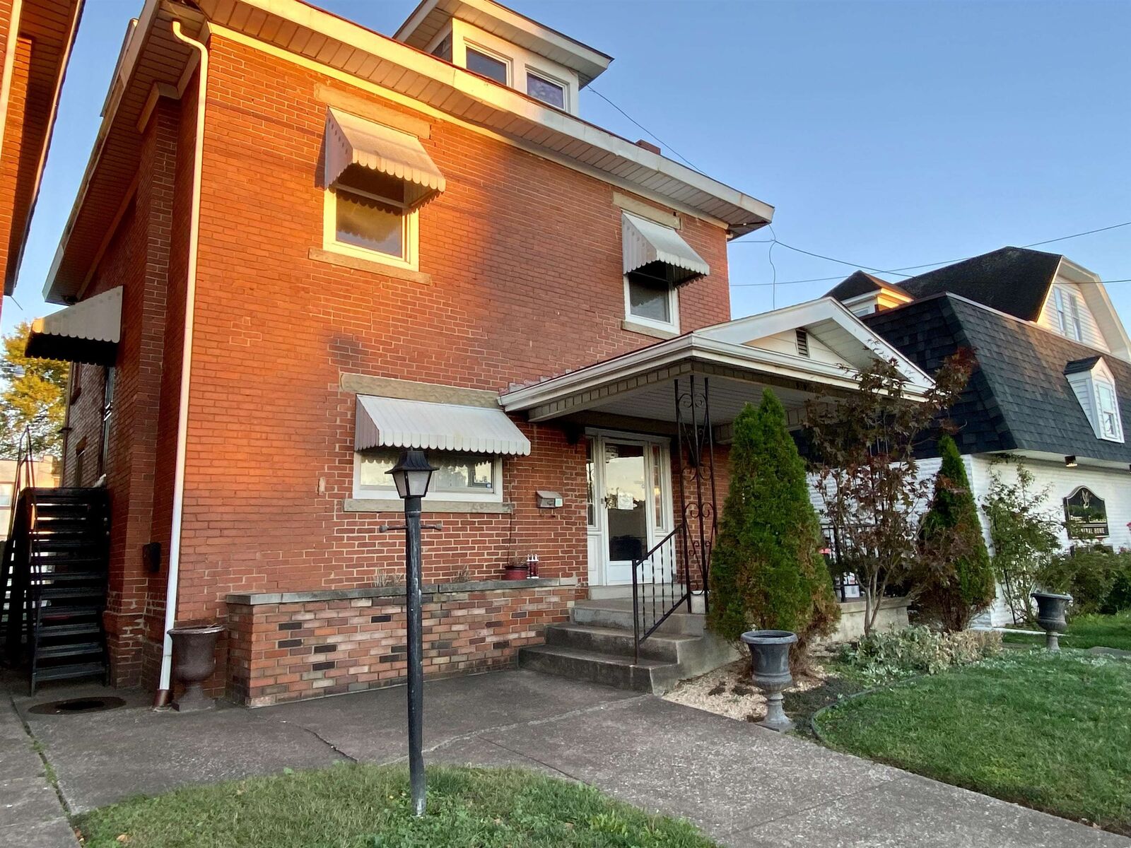 Property Photo: 908 20th Street WV 25703