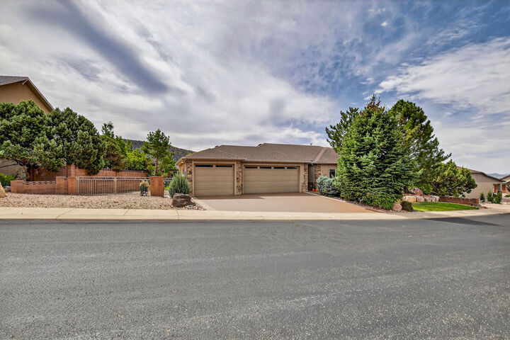 Property Photo:  1190 E Nichols Canyon Rd  UT 84721 