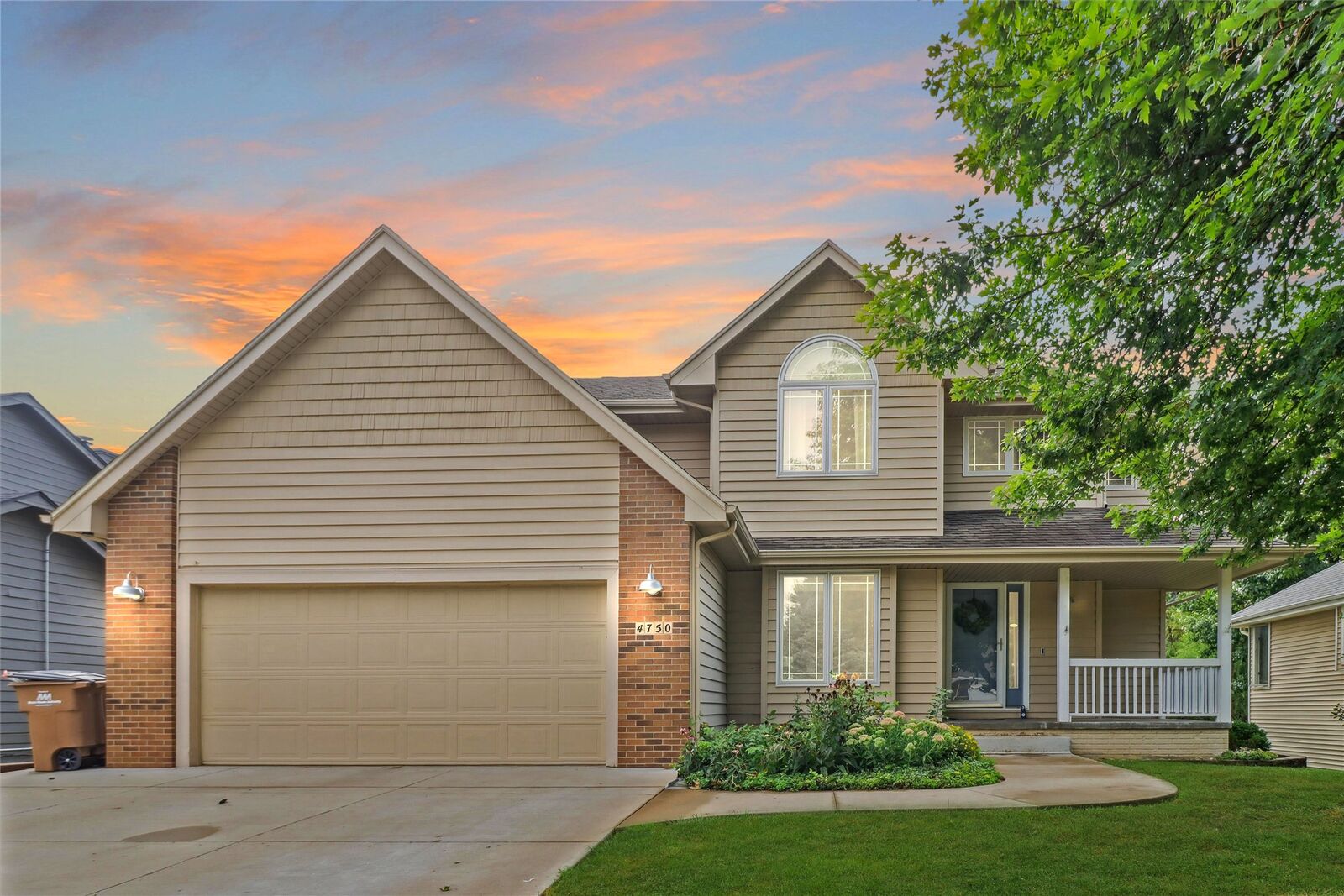 Property Photo: 4750 Waterford Drive IA 50265