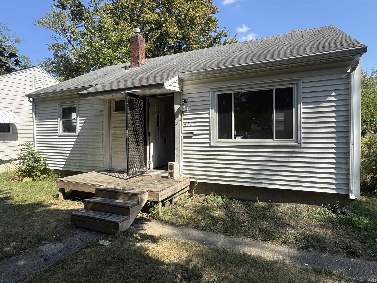 Property Photo: 4727 Weisser Park Avenue IN 46806