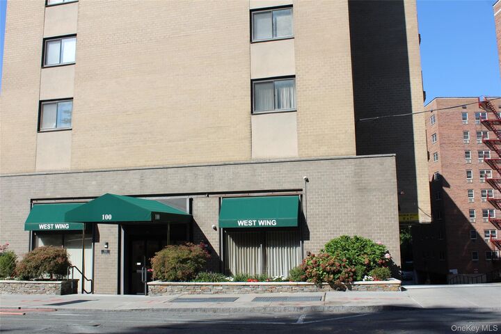 Property Photo:  100 E Hartsdale Avenue 6hw  NY 10530 