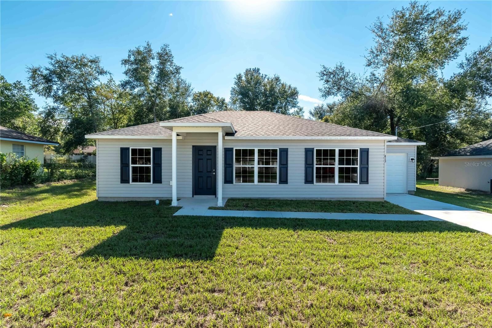 Property Photo:  105 Fisher Course  FL 32179 