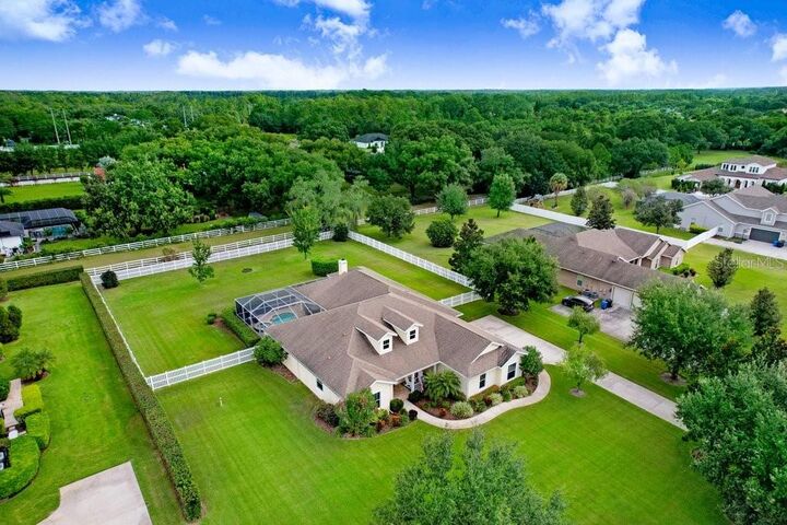 Property Photo:  7709 Kenia Meadows Lane  FL 33556 