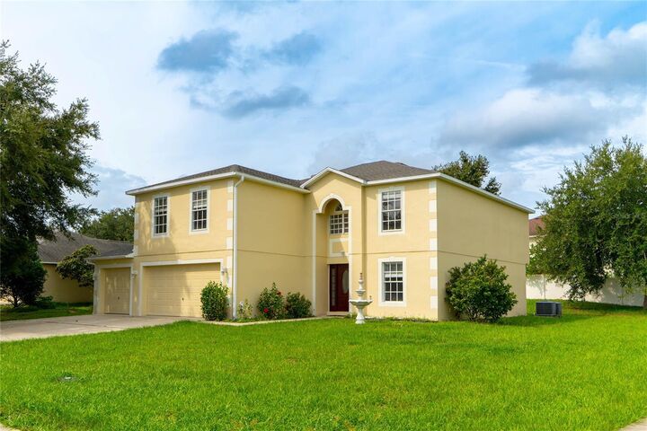 Property Photo: 1961 Thorngate Lane FL 34753