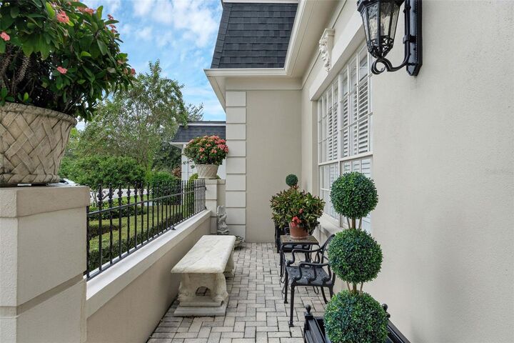 Property Photo: 925 Ashington Place 3 FL 32804