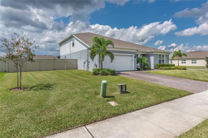 Property Photo: 4210 Sunset Preserve Boulevard FL 32820