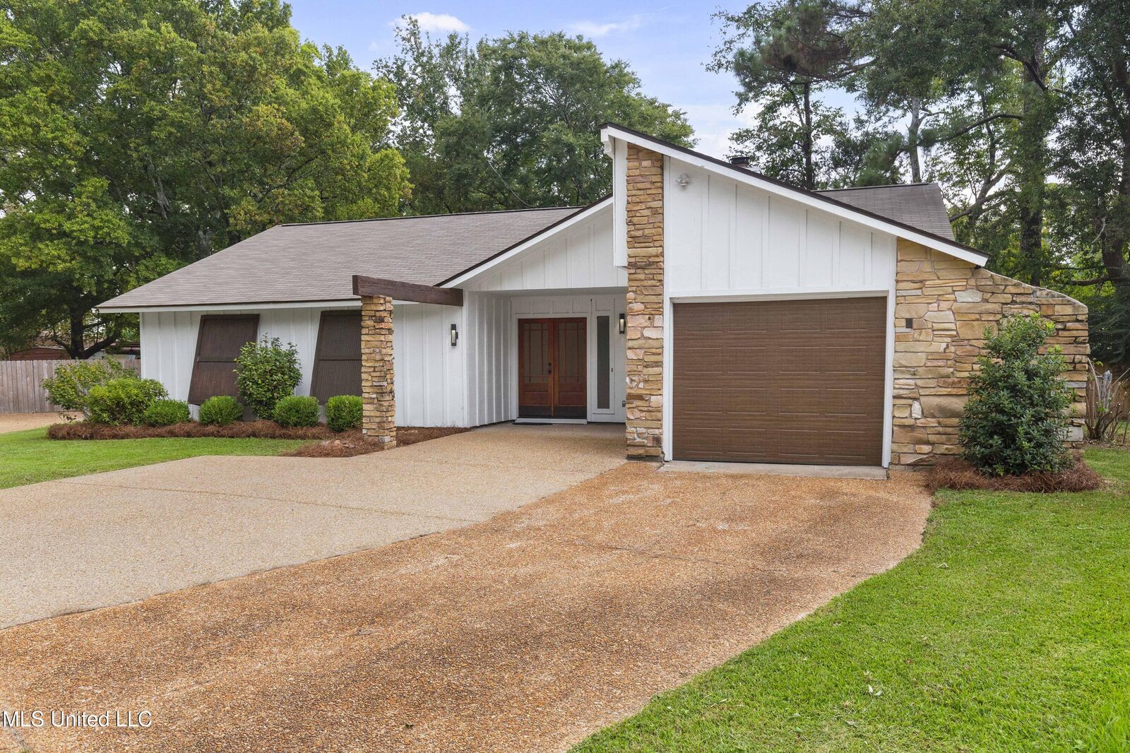 Property Photo:  1026 McDale Lane  MS 39110 